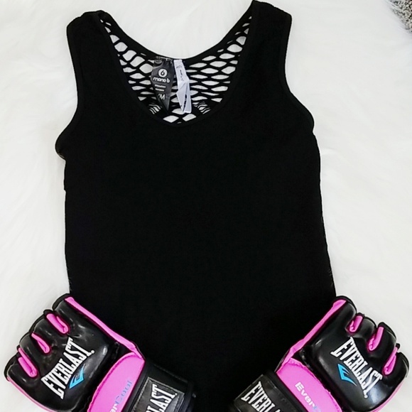 Last 1❗️S/M Black Ribbed Soft Workout Fishnet Tank - Picture 2 of 5